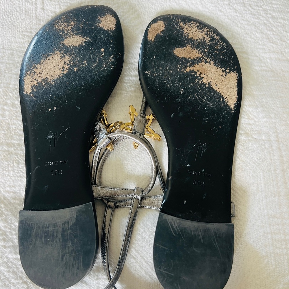 Giuseppe Zanotti Silver and Black Sandals with Star Embellishments - Picture 3 of 3